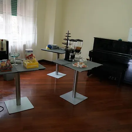 Princi לינה וארוחת בוקר